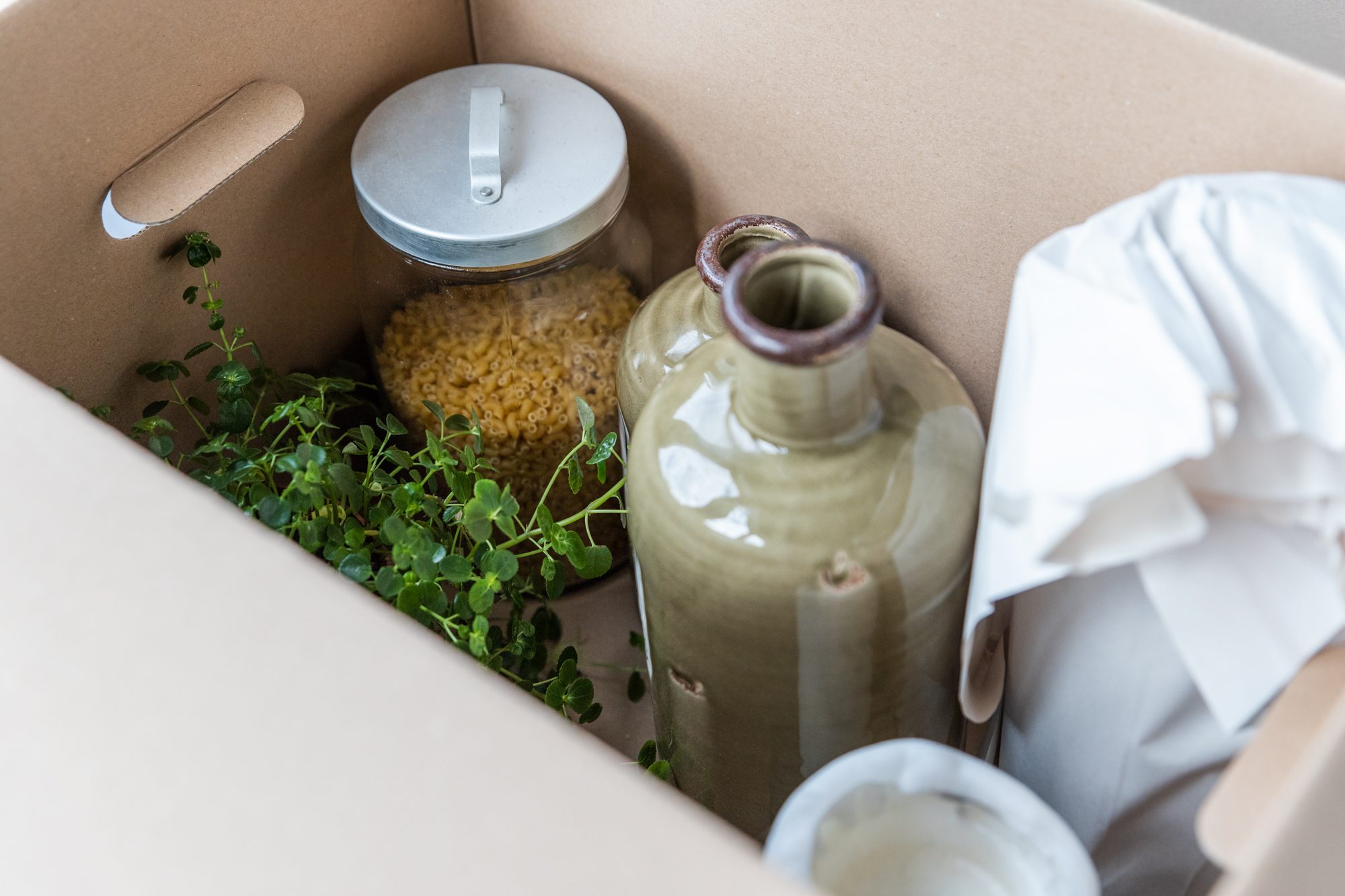 Tips for packing a moving box